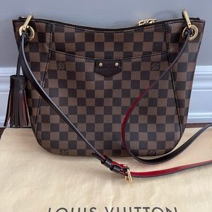 SOLD Authentic Louis Vuitton South Bank Besace